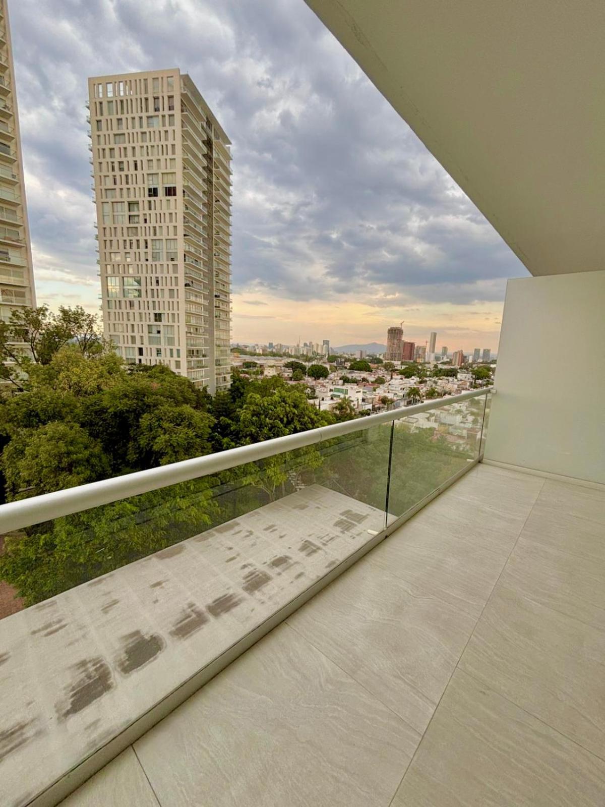 Park Life Guadalajara Aparthotel Exterior foto